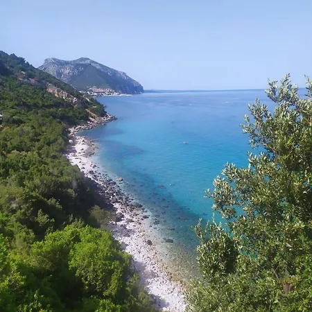 A 50 Mt Dal Mare Cala Gonone