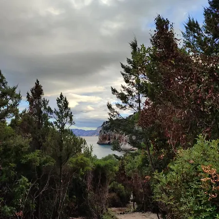 A 50 Mt Dal Mare Apartamento Cala Gonone